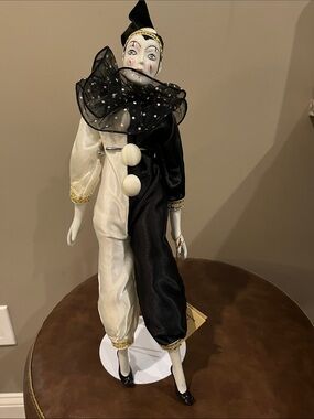 Balos Porcelain Harlequin Clown Figurine - Black & Cream Home Art